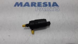 Używane Pompa spryskiwacza przód Citroen Jumper (U9) 2.2 HDi 130 Cena € 24,20 Z VAT oferowane przez Maresia Parts