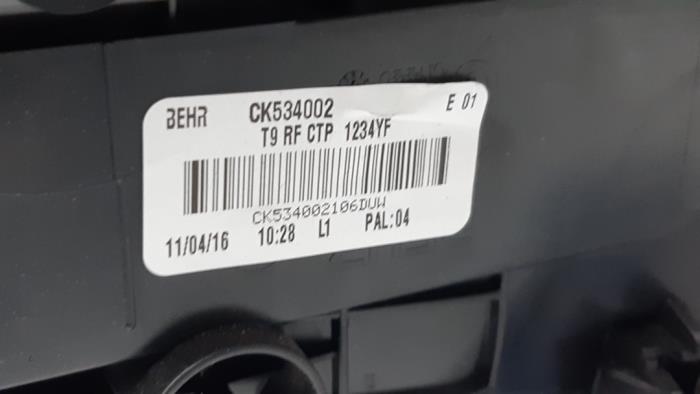 Cuerpo de calefactor de un Peugeot 308 (L3/L8/LB/LH/LP) 1.6 BlueHDi 100 2016