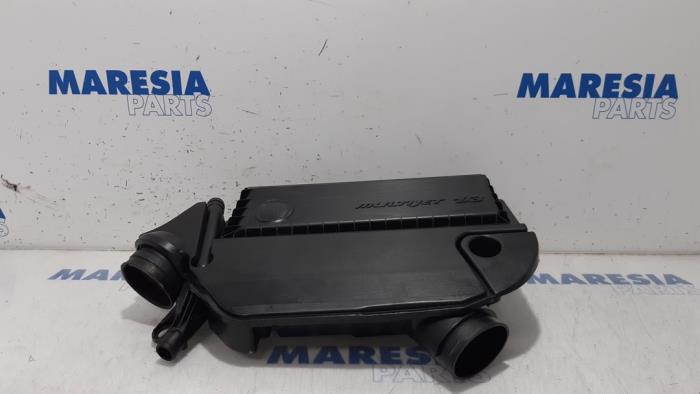 Begagnade Luftfilterhus Fiat Doblo Cargo (263) 1.3 MJ 16V DPF Euro 5 Pris € 75,00 Marginaltabell erbjuds av Maresia Parts