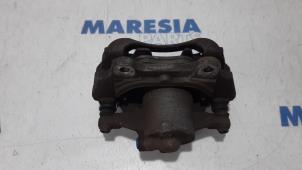 Used Front brake calliper, right Fiat Doblo Cargo (263) 1.3 MJ 16V DPF Euro 5 Price € 50,00 Margin scheme offered by Maresia Parts