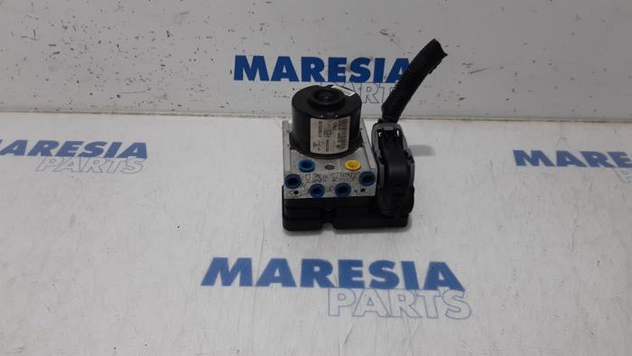 Used ABS pump Fiat Doblo Cargo (263) 1.3 MJ 16V DPF Euro 5 Price € 60,00 Margin scheme offered by Maresia Parts