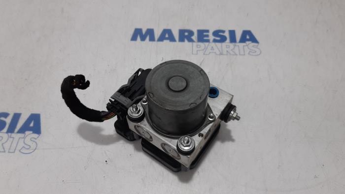 Begagnade ABS-pump Citroen Jumper (U9) 2.2 HDi 130 Pris € 361,79 Inklusive moms erbjuds av Maresia Parts