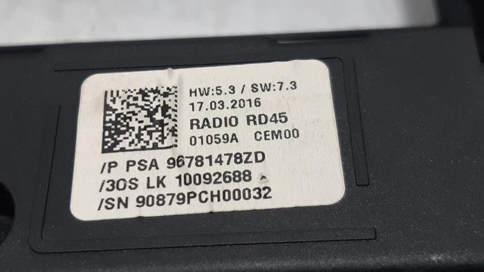 Panneau commande radio d'un Peugeot 308 (L3/L8/LB/LH/LP) 1.6 BlueHDi 100 2016