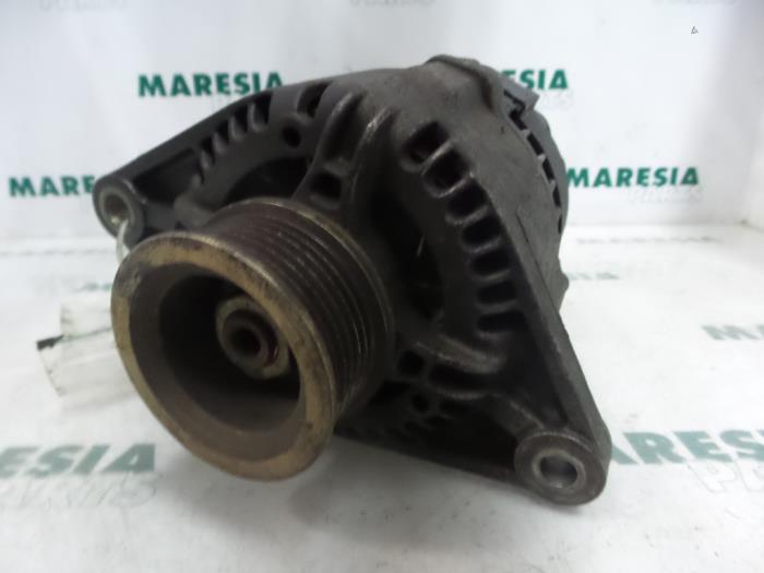 Usagé Dynamo Fiat Brava (182B) 1.4 S,SX 12V Prix € 40,00 Règlement à la marge proposé par Maresia Parts