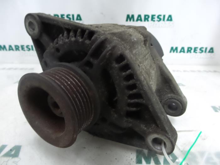 Usagé Dynamo Fiat Brava (182B) 1.4 S,SX 12V Prix € 40,00 Règlement à la marge proposé par Maresia Parts
