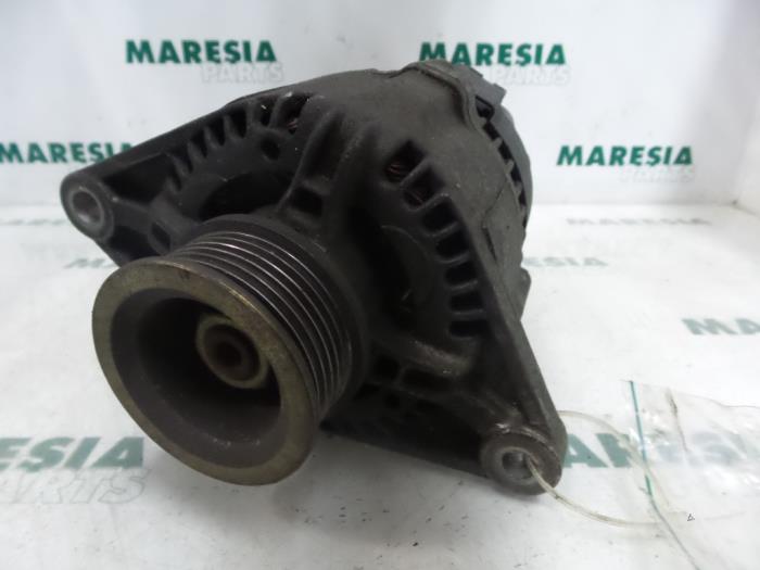 Usagé Dynamo Fiat Brava (182B) 1.4 S,SX 12V Prix € 40,00 Règlement à la marge proposé par Maresia Parts