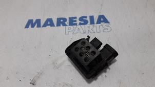Używane Opornica wentylatora Peugeot 308 (L3/L8/LB/LH/LP) 1.6 BlueHDi 100 Cena € 20,00 Procedura marży oferowane przez Maresia Parts