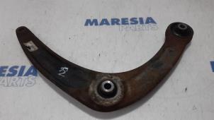 Used Front lower wishbone, right Peugeot 3008 I (0U/HU) 1.6 16V THP 150 Price € 25,00 Margin scheme offered by Maresia Parts