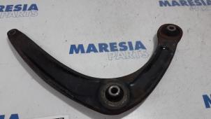 Used Front lower wishbone, left Peugeot 3008 I (0U/HU) 1.6 16V THP 150 Price € 25,00 Margin scheme offered by Maresia Parts