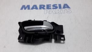 Used Front door handle 4-door, right Peugeot 3008 I (0U/HU) 1.6 16V THP 150 Price € 25,00 Margin scheme offered by Maresia Parts