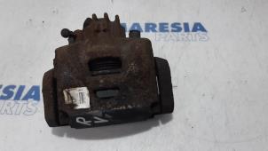 Used Front brake calliper, right Peugeot 3008 I (0U/HU) 1.6 16V THP 150 Price € 50,00 Margin scheme offered by Maresia Parts