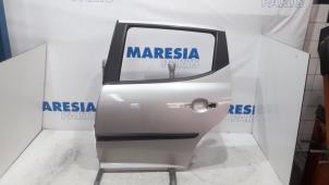 Używane Drzwi lewe tylne wersja 4-drzwiowa Peugeot 207 SW (WE/WU) 1.4 16V Vti Cena € 85,00 Procedura marży oferowane przez Maresia Parts