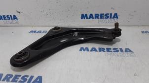 Used Front lower wishbone, right Peugeot 207 SW (WE/WU) 1.4 16V Vti Price € 25,00 Margin scheme offered by Maresia Parts