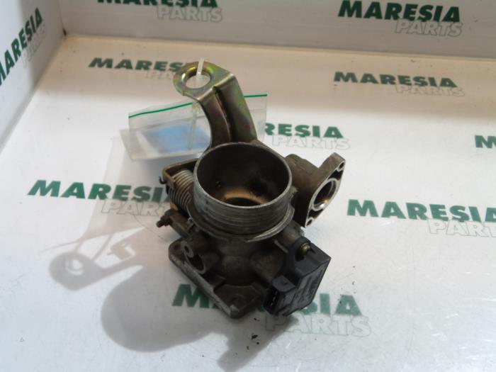 Gebrauchte Drosselklappengehäuse Renault Megane Coupé (DA) 1.6i Preis € 45,00 Margenregelung angeboten von Maresia Parts