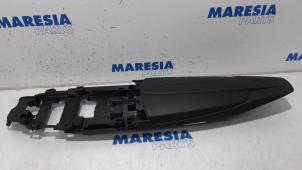 Used Middle console Citroen DS5 (KD/KF) 2.0 HDiF 160 16V Price € 50,00 Margin scheme offered by Maresia Parts