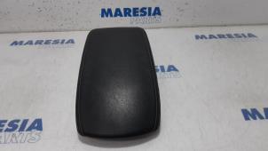 Used Armrest Citroen DS5 (KD/KF) 2.0 HDiF 160 16V Price € 105,00 Margin scheme offered by Maresia Parts