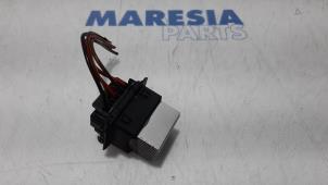 Used Heater resistor Renault Clio IV Estate/Grandtour (7R) 0.9 Energy TCE 12V Price € 20,00 Margin scheme offered by Maresia Parts
