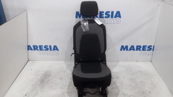 Używane Fotel tylny Citroen C4 Grand Picasso (3A) 1.6 HDiF 115 Cena € 126,00 Procedura marży oferowane przez Maresia Parts