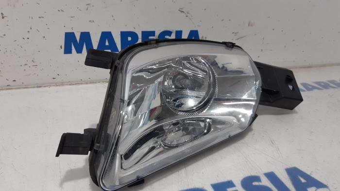 Fog light, front right from a Peugeot 308 CC (4B) 1.6 16V THP 155 2012