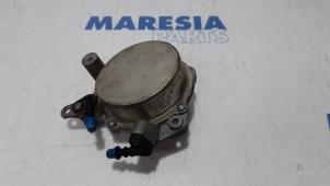 Used Vacuum pump (diesel) Peugeot 508 (8D) 2.0 Hybrid4 16V Price € 50,00 Margin scheme offered by Maresia Parts