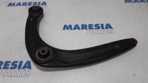 Usagé Bras de suspension bas avant droit Peugeot 308 CC (4B) 1.6 16V THP 155 Prix € 25,00 Règlement à la marge proposé par Maresia Parts
