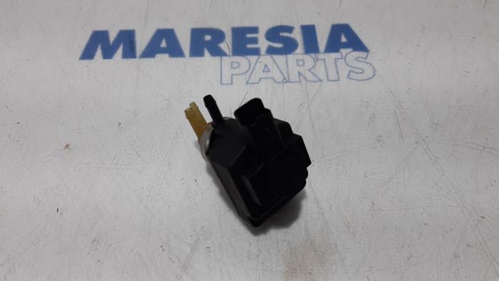 Usagé Régulateur pression turbo Peugeot 3008 I (0U/HU) 1.6 16V THP 150 Prix € 25,00 Règlement à la marge proposé par Maresia Parts
