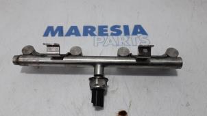 Used Fuel injector nozzle Peugeot 3008 I (0U/HU) 1.6 16V THP 150 Price € 40,00 Margin scheme offered by Maresia Parts