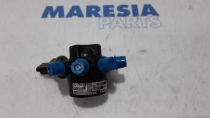 Used Fuel injector nozzle Renault Clio II Societe (SB) 1.5 dCi 65 Price € 50,00 Margin scheme offered by Maresia Parts