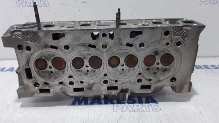 Cylinder head from a Citroën Berlingo 1.6 Hdi 75 2013