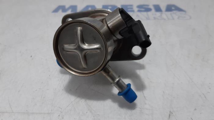 Mechanical fuel pump from a Peugeot 308 (L3/L8/LB/LH/LP) 1.2 12V e-THP PureTech 130 2018
