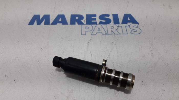 Begagnade Kamaxelsensor Alfa Romeo Brera (939) 2.2 JTS 16V Pris € 60,00 Marginaltabell erbjuds av Maresia Parts