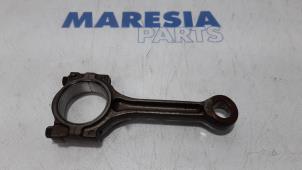 Używane Korbowód Alfa Romeo Brera (939) 2.2 JTS 16V Cena € 75,00 Procedura marży oferowane przez Maresia Parts
