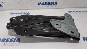 Used Rear window mechanism 2-door, left Peugeot 308 CC (4B) 1.6 16V THP 155 Price € 105,00 Margin scheme offered by Maresia Parts
