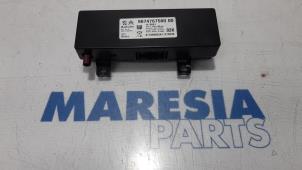 Używane Modul radiowy Peugeot 308 CC (4B) 1.6 16V THP 155 Cena € 40,00 Procedura marży oferowane przez Maresia Parts