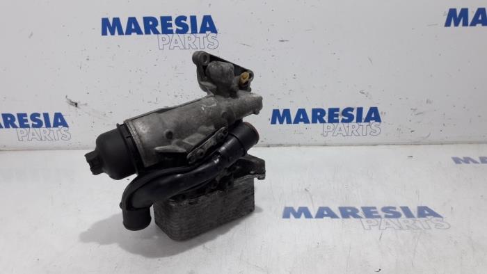 Oil filter holder from a Renault Master IV (MA/MB/MC/MD/MH/MF/MG/MH) 2.3 dCi 16V 2013