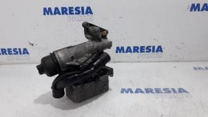 Usados Soporte de filtro de aceite Renault Master IV (MA/MB/MC/MD/MH/MF/MG/MH) 2.3 dCi 16V Precio € 102,85 IVA incluido ofrecido por Maresia Parts