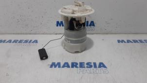 Usados Bomba eléctrica de combustible Peugeot 308 CC (4B) 1.6 16V THP 155 Precio € 25,00 Norma de margen ofrecido por Maresia Parts