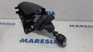 Used Gear stick Renault Trafic (1FL/2FL/3FL/4FL) 1.6 dCi 145 Twin Turbo Price € 90,75 Inclusive VAT offered by Maresia Parts