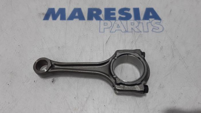 Używane Korbowód Alfa Romeo Giulietta (940) 1.4 TB 16V Cena € 45,00 Procedura marży oferowane przez Maresia Parts