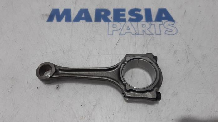 Używane Korbowód Alfa Romeo Giulietta (940) 1.4 TB 16V Cena € 45,00 Procedura marży oferowane przez Maresia Parts