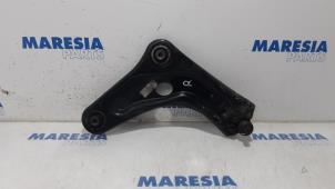 Used Front lower wishbone, right Peugeot 207 SW (WE/WU) 1.6 16V Price € 25,00 Margin scheme offered by Maresia Parts