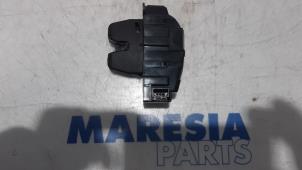 Usagé Serrure de coffre Peugeot 207 SW (WE/WU) 1.6 16V Prix € 25,00 Règlement à la marge proposé par Maresia Parts