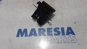 Used Tailgate lock mechanism Peugeot 207 SW (WE/WU) 1.6 16V Price € 20,00 Margin scheme offered by Maresia Parts