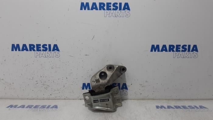 Gebrauchte Motorlager Peugeot Boxer (U9) 2.2 HDi 130 Euro 5 Preis € 50,00 Margenregelung angeboten von Maresia Parts