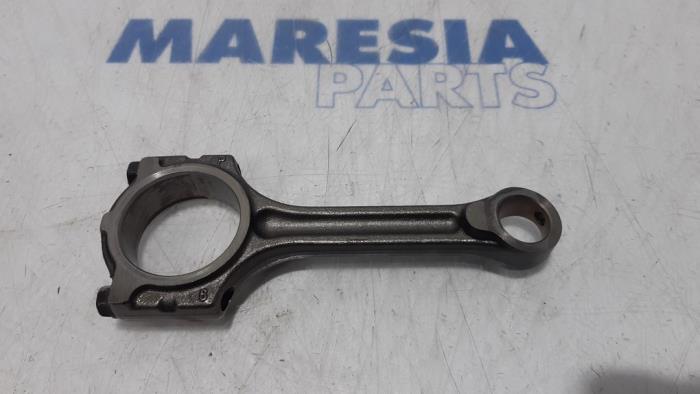 Usagé Bielle Renault Scénic III (JZ) 1.2 16V TCe 130 Prix € 35,00 Règlement à la marge proposé par Maresia Parts