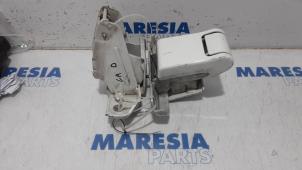 Used Rear door hinge, left Peugeot Expert (G9) 1.6 HDi 90 Price € 30,00 Margin scheme offered by Maresia Parts
