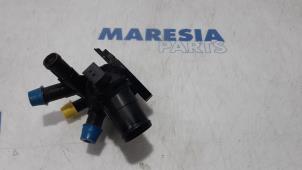 Used Thermostat housing Renault Scénic III (JZ) 1.2 16V TCe 130 Price € 45,00 Margin scheme offered by Maresia Parts
