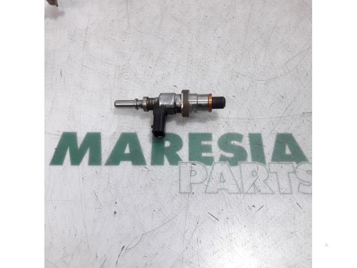 Koude start injectoren with part number 8200769153 stock