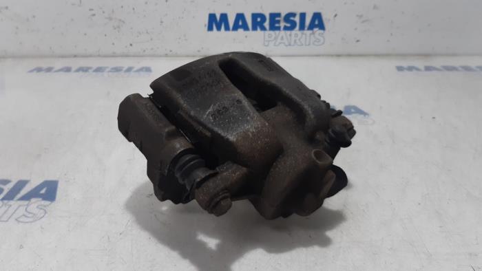 Gebrauchte Bremszange rechts vorne Fiat Grande Punto (199) 1.4 Preis € 30,00 Margenregelung angeboten von Maresia Parts