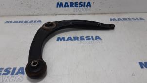 Used Front lower wishbone, right Citroen C4 Berline (NC) 1.4 16V VTi Price € 25,00 Margin scheme offered by Maresia Parts